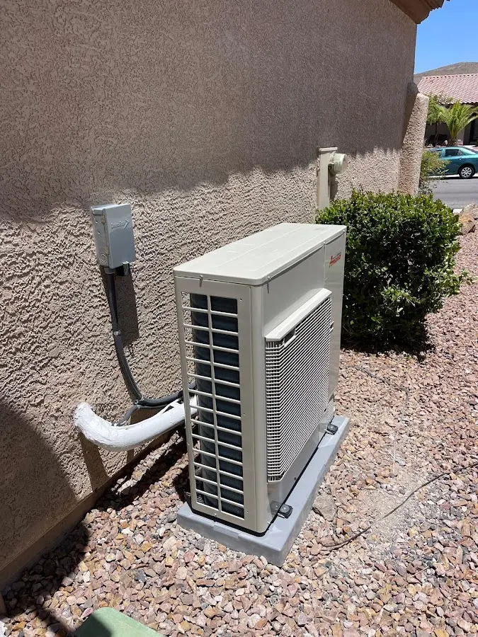 Residential air conditioning condenser unit in Midlothian